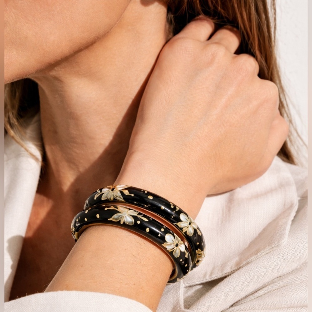 Floral Black and Gold Hinged Bangle Set